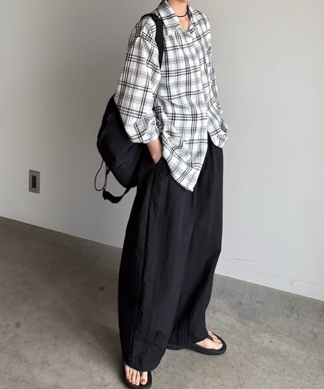 loose tapered wide pants