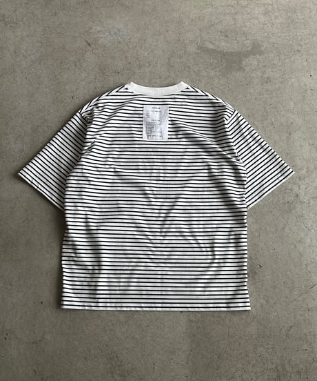 back tag border t-shirt