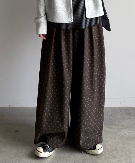 petit flower relax pants