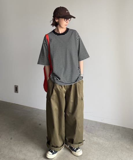 back tag border t-shirt