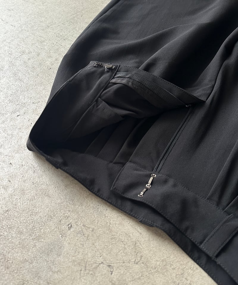 tuck wide slacks | ARULLE