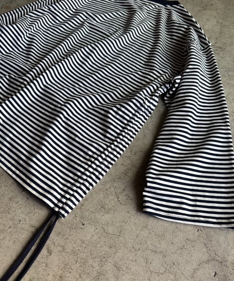 side drost  border t-shirt