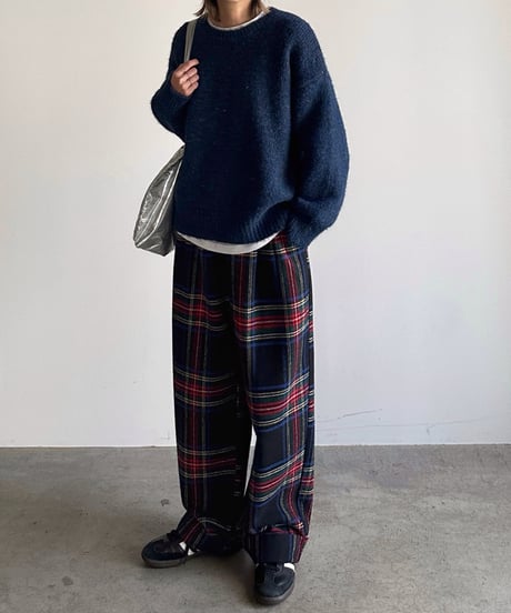 mix color crew neck knit