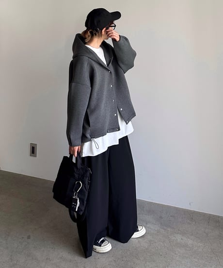 tuck wide slacks