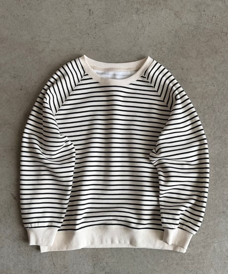 border raglan pullover
