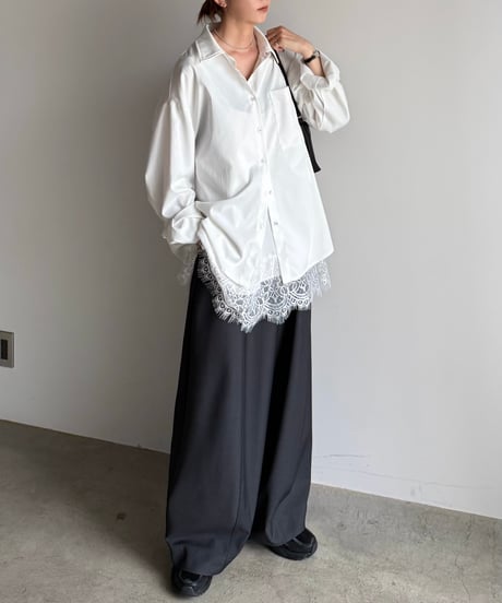 wide oval slacks