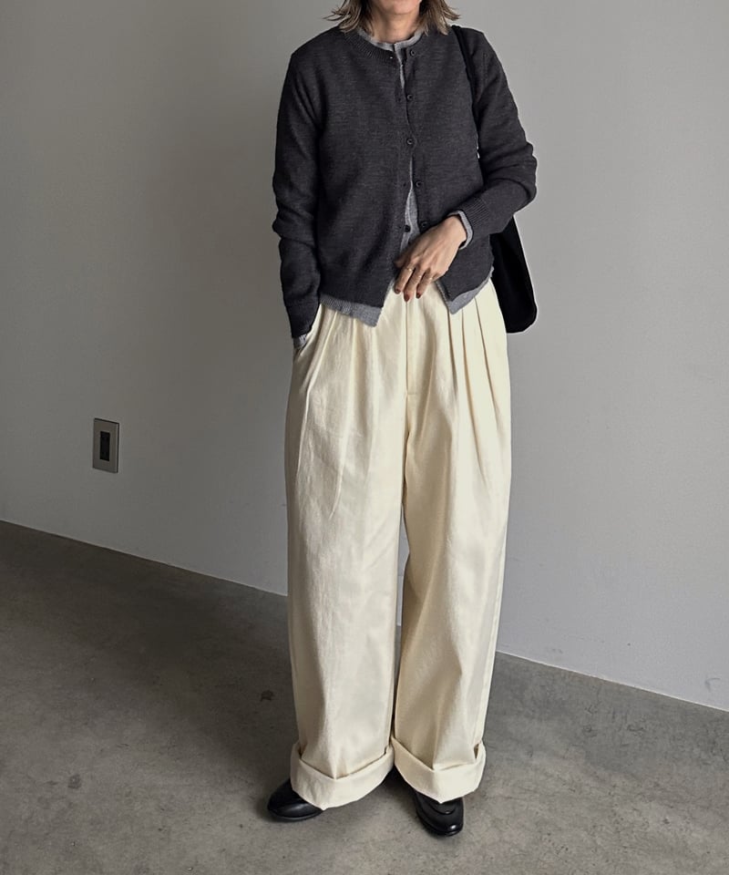 three tuck cotton slacks | ARULLE