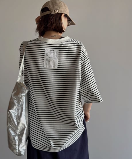 back tag border t-shirt