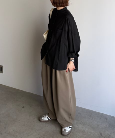 stand collar boyish shirt〈plain〉