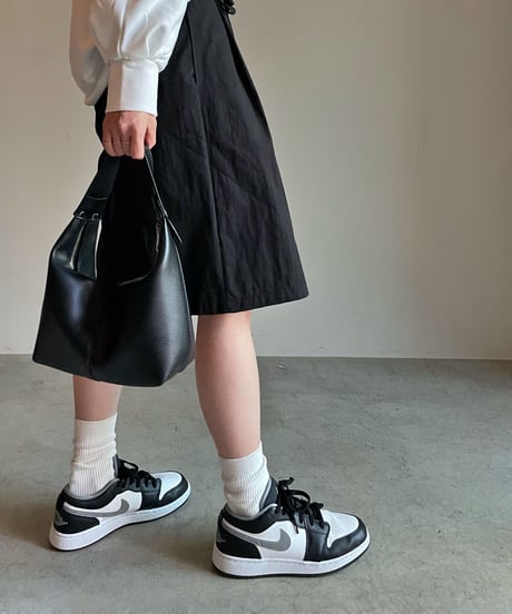 one handle shoulder bag