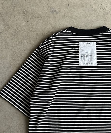 back tag border t-shirt