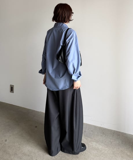 front ribbon blue shirt