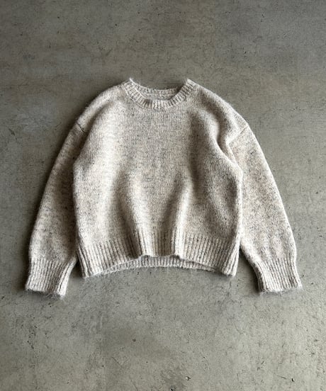 mix color crew neck knit
