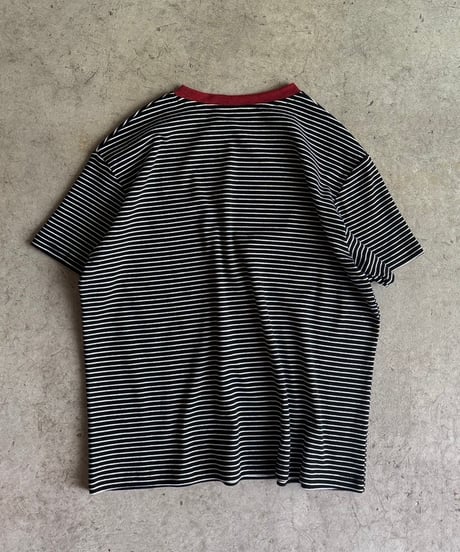 color neck border t-shirt