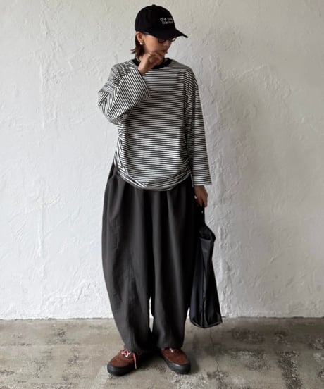 side drost  border t-shirt