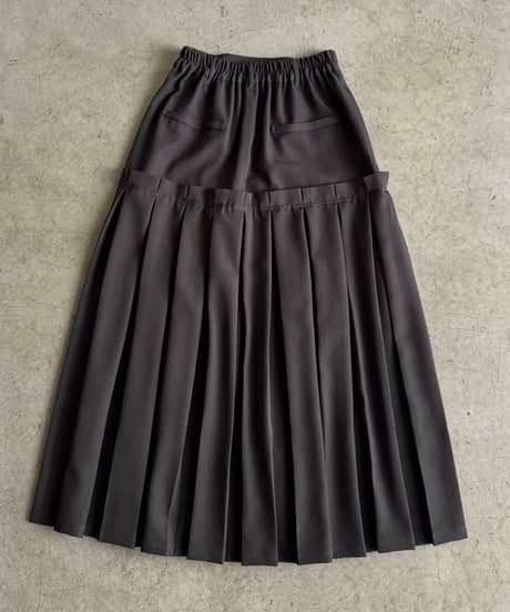box pleats long skirt