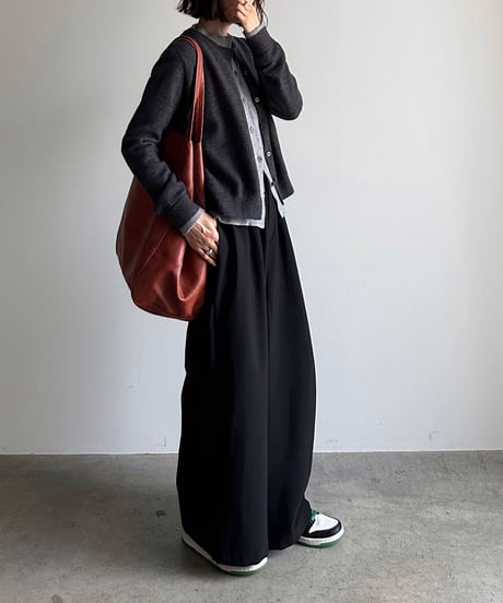 tuck wide slacks