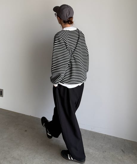 border raglan pullover