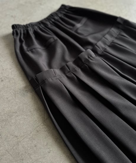 box pleats long skirt