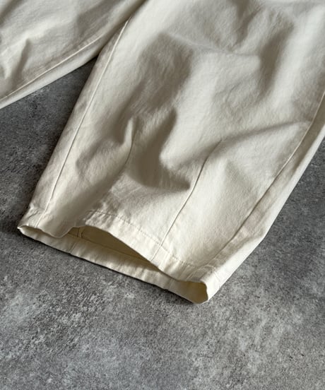 loose tapered pants