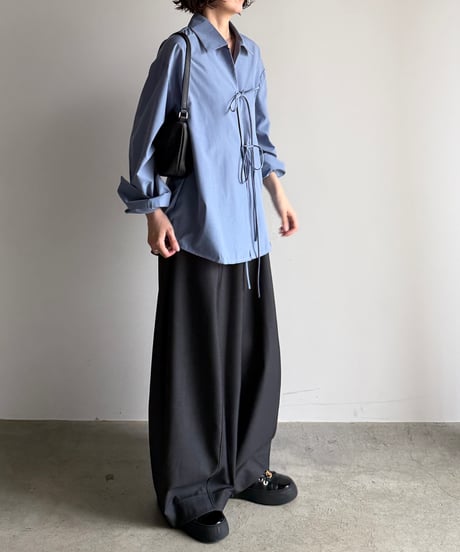 front ribbon blue shirt