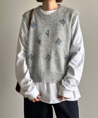 crew neck flower vest