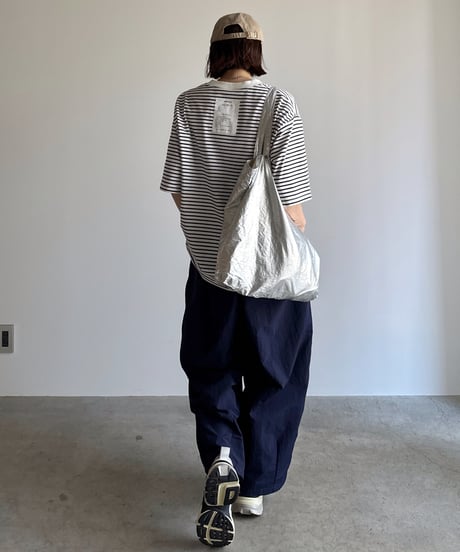 back tag border t-shirt