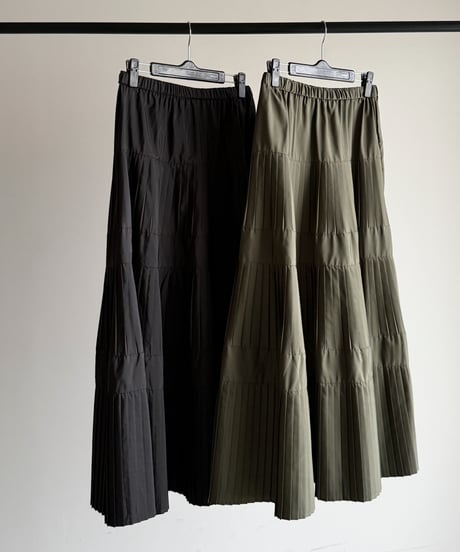 tuck pleats flare skirt