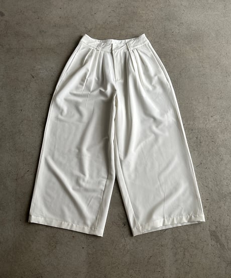 tuck wide slacks