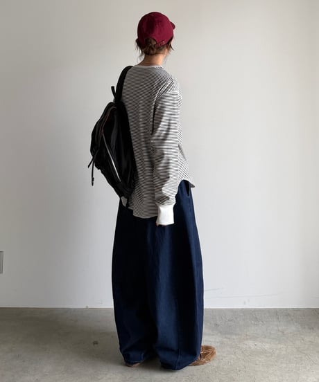 loose oval denim