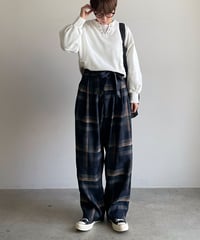 two tuck tapered pants