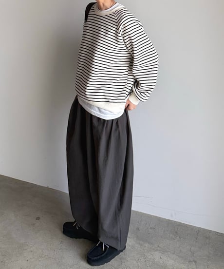 border raglan pullover