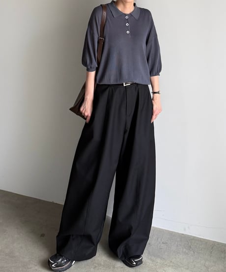 wide oval slacks