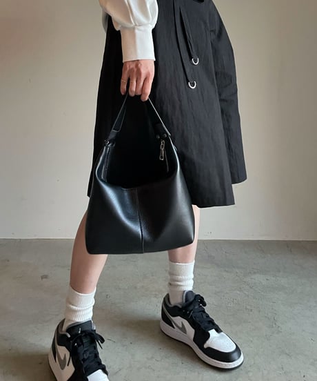 one handle shoulder bag