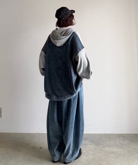 loose oval denim