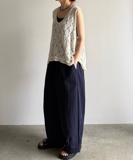 loose tapered wide pants