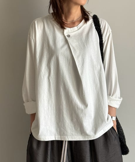 neck button long t-shirt