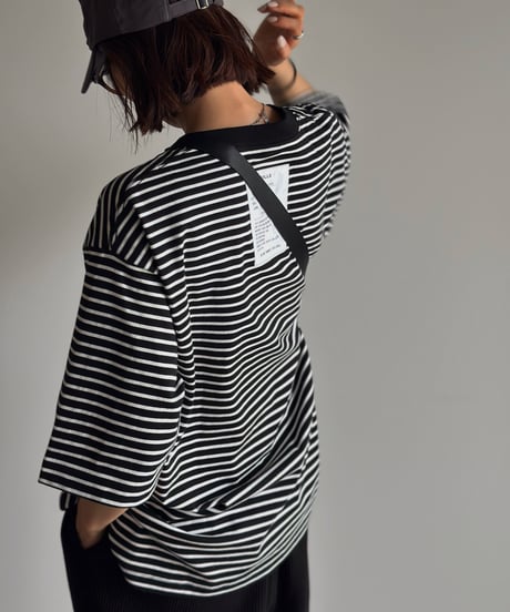 back tag border t-shirt