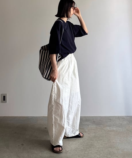 loose tapered wide pants