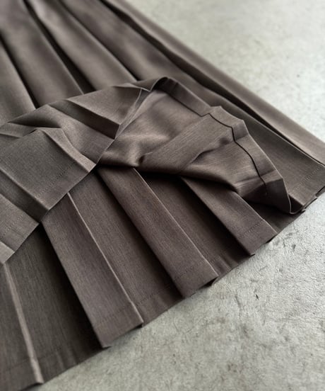 box pleats long skirt