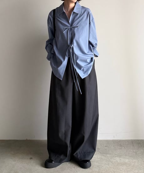 wide oval slacks