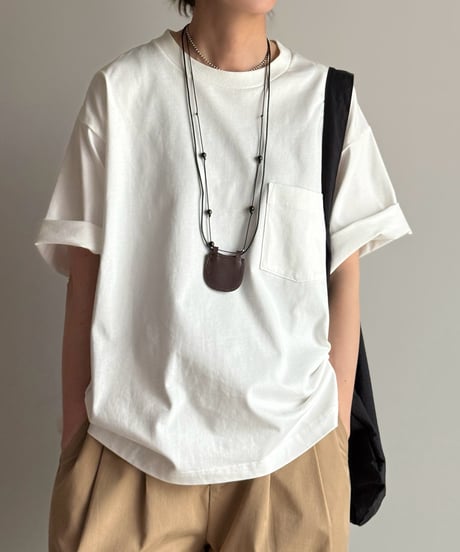 simple back tag t-shirt