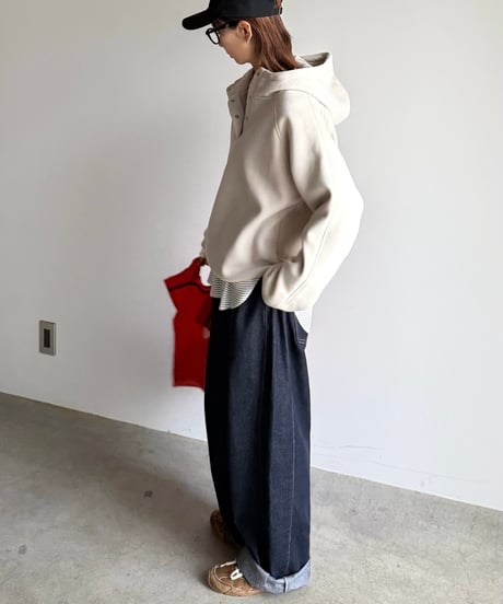 pleats curve denim