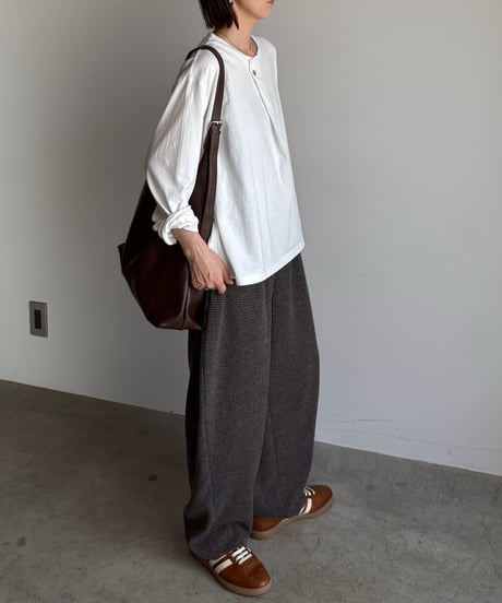 neck button long t-shirt