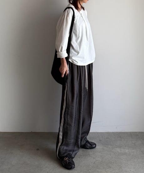 neck button long t-shirt