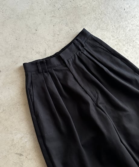 three tuck cotton slacks