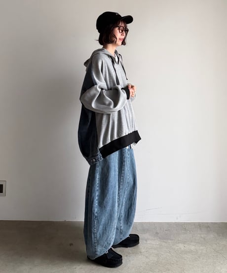 loose oval denim