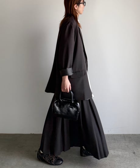 box pleats long skirt