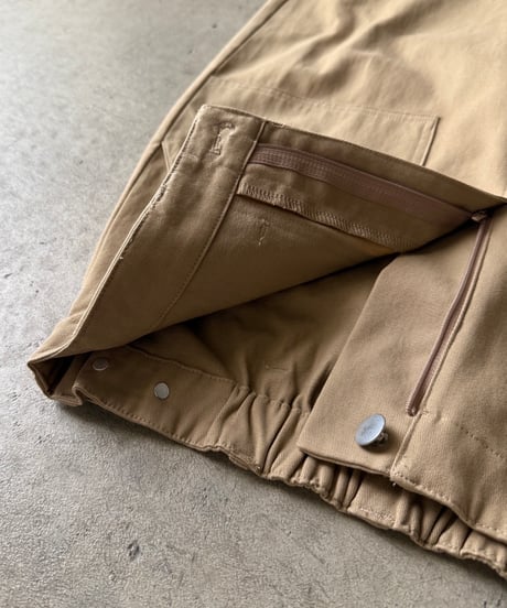 side adjust chino pants