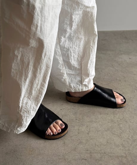 simple flat sandal
